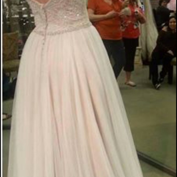 Never worn plus size allure bridal - Picture 3 of 6